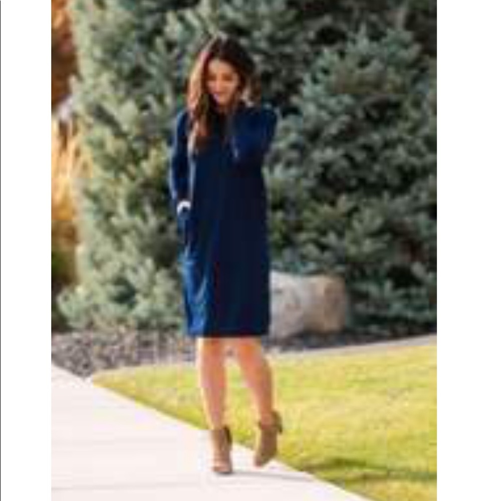 Navy blue dress with pockets